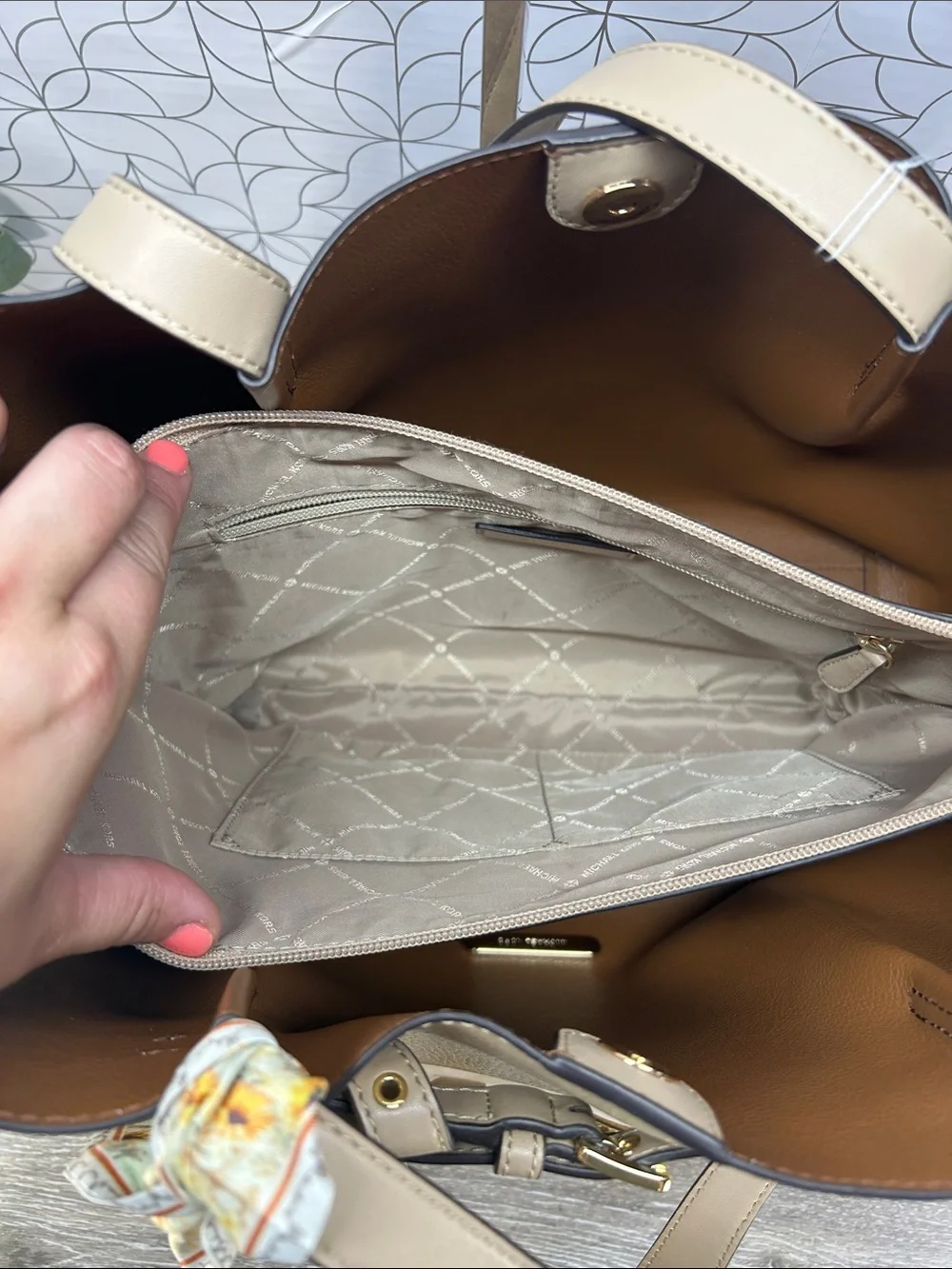 0225 Michael Kors Emilia tote bag 268390225 - Picture 5 of 15